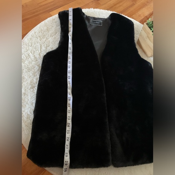 Le Chateau Faux Fur Vest - Picture 4 of 7
